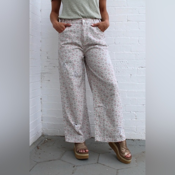Pants - POL Floral Print Pants- size L